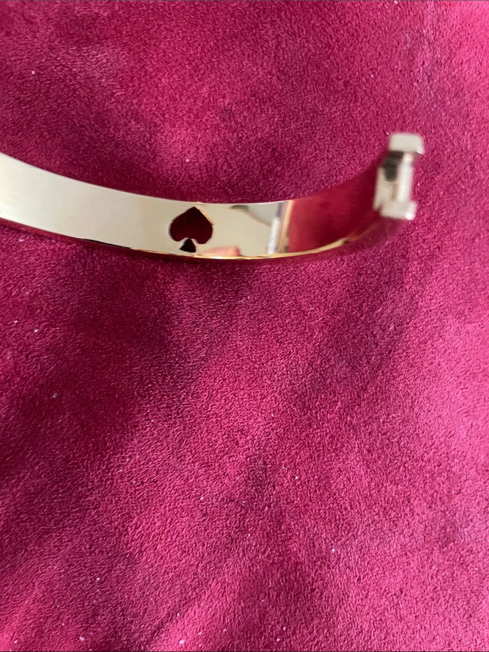 Kate Spade Cream & Gold With Cut Out Spade  And Clasp worn Twice - Picture 4 of 6